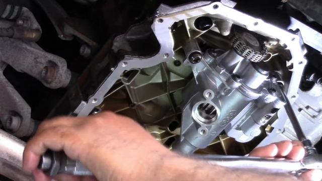 Audi A5 (8T3) 2.0 TFSI CDNC Engine Oil Pump Installation