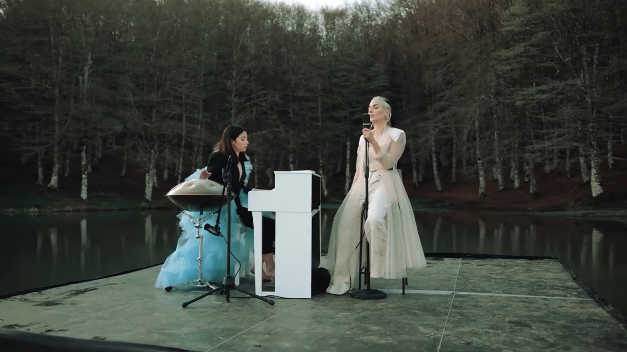 Giolì & Assia - #AcousticSession of Moon Faces EP @Lago Maulazzo [Handpan and Piano] смотреть онлайн