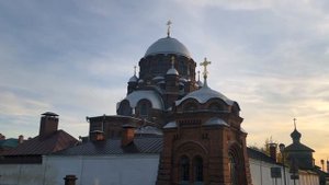 Остров-град Свияжск. Центральная площадь и Собор "Всех скорбящих радость"