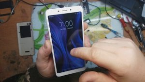 Попала вода через разъем для наушников Xiaomi Redmi 6A
