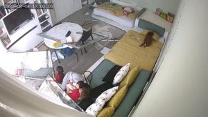 Мощный взрыв в Бейруте снятый на камеру видеонаблюдения