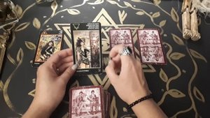 Гадание на Таро. ВСПОМИНАЕТ ЛИ ОН БЫВШУЮ ЛЮБОВЬ?