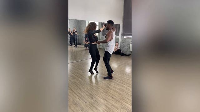 Bachata Sensual combination for advanced and Intermediate смотреть онлайн