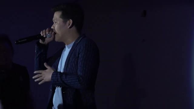 MARCELITO POMOY | BAILANDO - Enrique Iglesias | 4K (Ultra - HD) смотреть онлайн