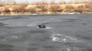 Гребной канал, Нижний Новгород 13.04.2014 МЧС спасает рыбака