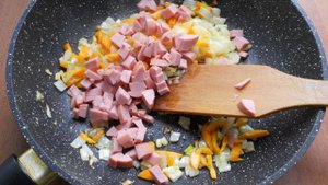 Картофельный суп с сосисками