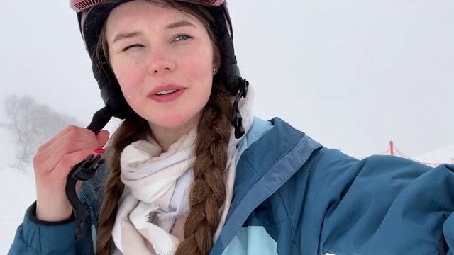 Как уберечь волосы во время зимних активностей. Уход за длинными волосами. Девушки и горные лыжи смотреть онлайн