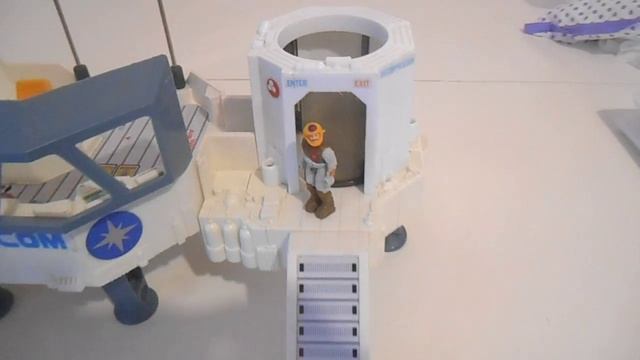 (A002) Starcom Space Toys - STARBASE COMMAND HEADQUARTERS смотреть онлайн