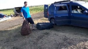 На тракторе на рыбалку, (видео с утопленного телефона)