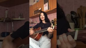 Эмне мынча суйом сени- Таалай Бектурганов ( кыргызча ыр гитарада, аккорд, бой , текст)