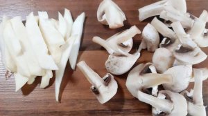 Сельдерей жареный с шампиньонами