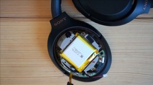 Sony WH-1000XM3 Battery Troubleshooting, Repair or Replacement Walkthrough - Teardown and Fix