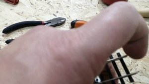 Укладка рельс на макет в масштабе НО.