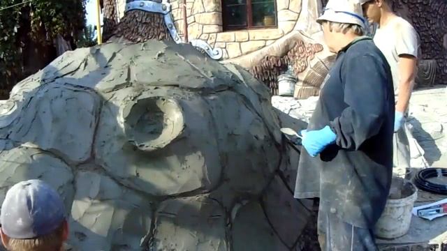 изготовление черепахи из бетона фрагмент работы..сказочная дача смотреть онлайн