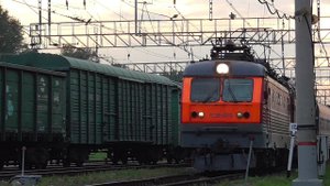 ВЛ11м-241 с товарным составом и ЧС2к-919 с поездом №002й Москва-Казань