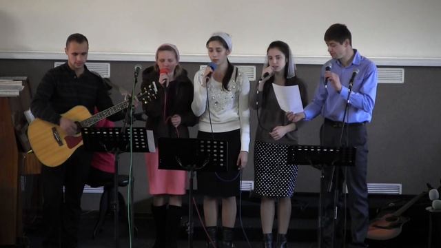 я колени склоню