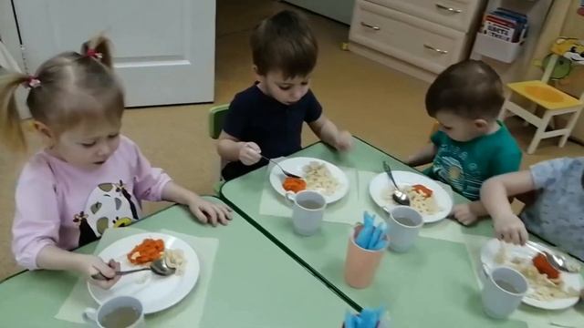 "Этикет питания в детском саду" - первая младшая группа "Сказка" смотреть онлайн