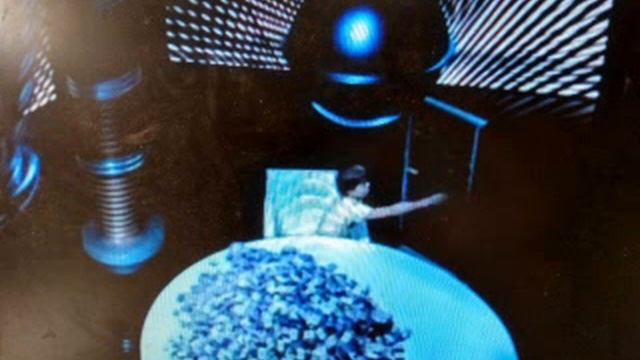 Шел по городу волшебник смотреть онлайн