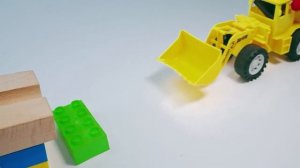 Шарики катаются по лабиринту_видео для детей_2024_4