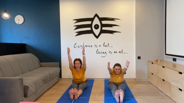 ШРИ ШРИ ЙОГА ДЛЯ РАССЛАБЛЕНИЯ | Простой комплекс медитативной йоги для всех смотреть онлайн