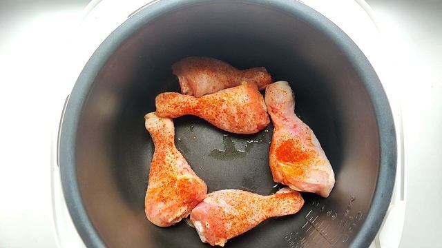 ? Куриные голени со сметаной в мультиварке — видео рецепт смотреть онлайн