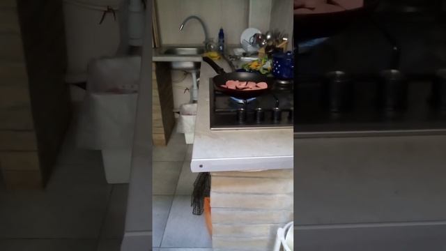 9 сентября 2023 год!СЛАВЯН ГОТОВИТ ОБЕД!) смотреть онлайн