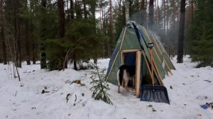 ПРОВЁЛ ДЕНЬ НА БАЛАГАНЕ В ЛЕСУ. УСТАНОВИЛ И ИСПЫТАЛ ПЕЧКУ. ДИКАЯ КУХНЯ!