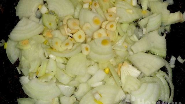 Тушеные кабачки с курицей