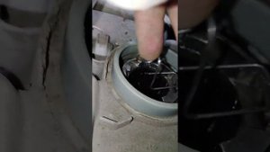 Toyota Platz замена лампы головного света.