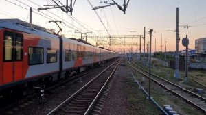 станция Редкино, прибытие Ласточки Тверь-Москва, новенькая ЭС2Г-143