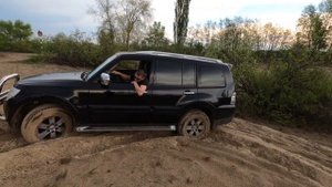 Mitsubishi Pajero4  V6 3.0  offroad,  бездорожье - песок.