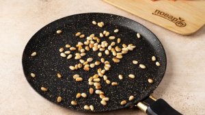 Салат с рукколой и соусом терияки