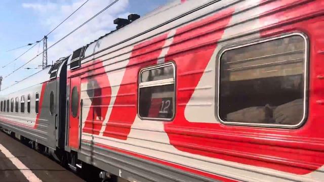 ЭП2К 241 с пассажирским составом сообщением Санкт Петербург-Москва(Восточный вокзал)-Ейск. смотреть онлайн