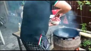 Говядина тушёная в казане на костре!!!