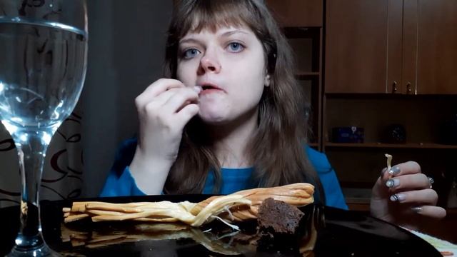 Мукбанг Сыр Косичка/Моя Ужасная Первая Учительница смотреть онлайн