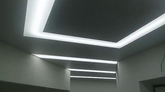 Натяжные потолки со световыми линиями. Компания «Репа» установила натяжной потолок во всей квартире смотреть онлайн