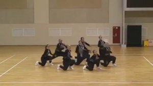 Очень интересный танец. Групповой классный танец!