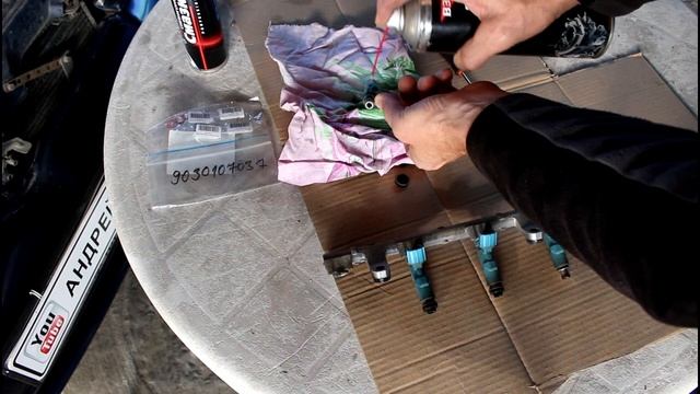 Toyota Vitz Тойота Витц SCP10 2000 года Замена уплотнительных колечек на топливных форсунках