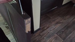 Провисла и перекосилась межкомнатная дверь, что делать.