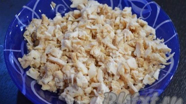 Салат с курицей и маринованными шампиньонами