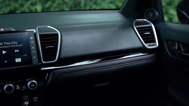 Top 5 Tech and Safety Features in Cars in 2020 - Behind a Desk смотреть онлайн