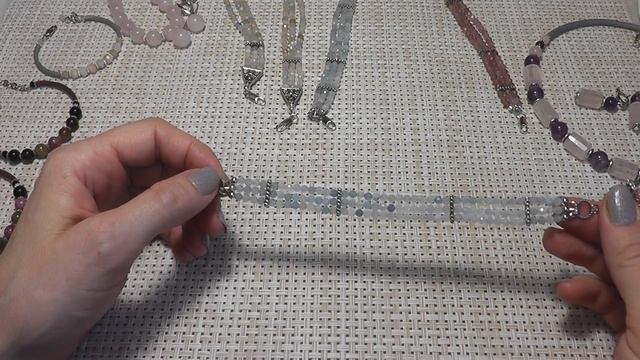 ЛЕТНИЕ УКРАШЕНИЯ С НАТУРАЛЬНЫМИ КАМНЯМИ (БРАСЛЕТЫ , ЧОКЕРЫ)