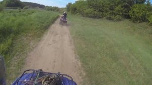 х2 yamaha Grizzly 300 + Polaris Sportsman 500 едем по полям