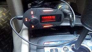 AUX в авто за 400 рублей. FM-Трансмиттер.