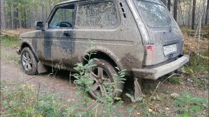 На что способна стоковая Нива в грязи!!! Варим кофе в лесу.