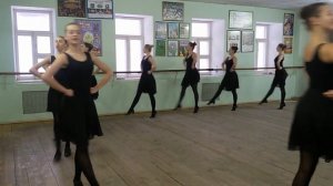 1 курс. 1 группа. Народно - сценический танец.