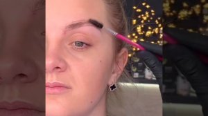 Окрашивание бровей красителем Levissim