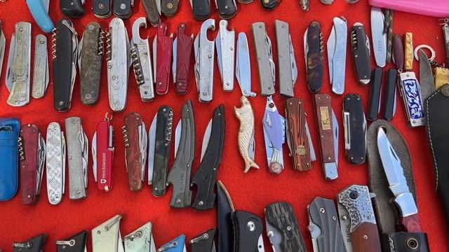 Что можно купить на Блошином рынке в Балашихе? смотреть онлайн