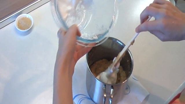Ореховый пудинг под ванильным соусом видео рецепт. Книга о вкусной и здоровой пище