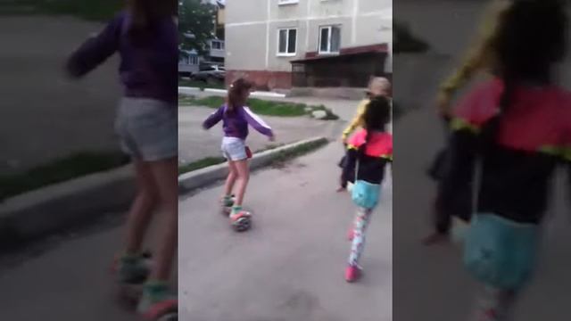 Катаюсь на гироскутере смотреть онлайн